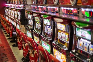 Fortune Tiger slot game interface showing reels and payout table on wheel platform